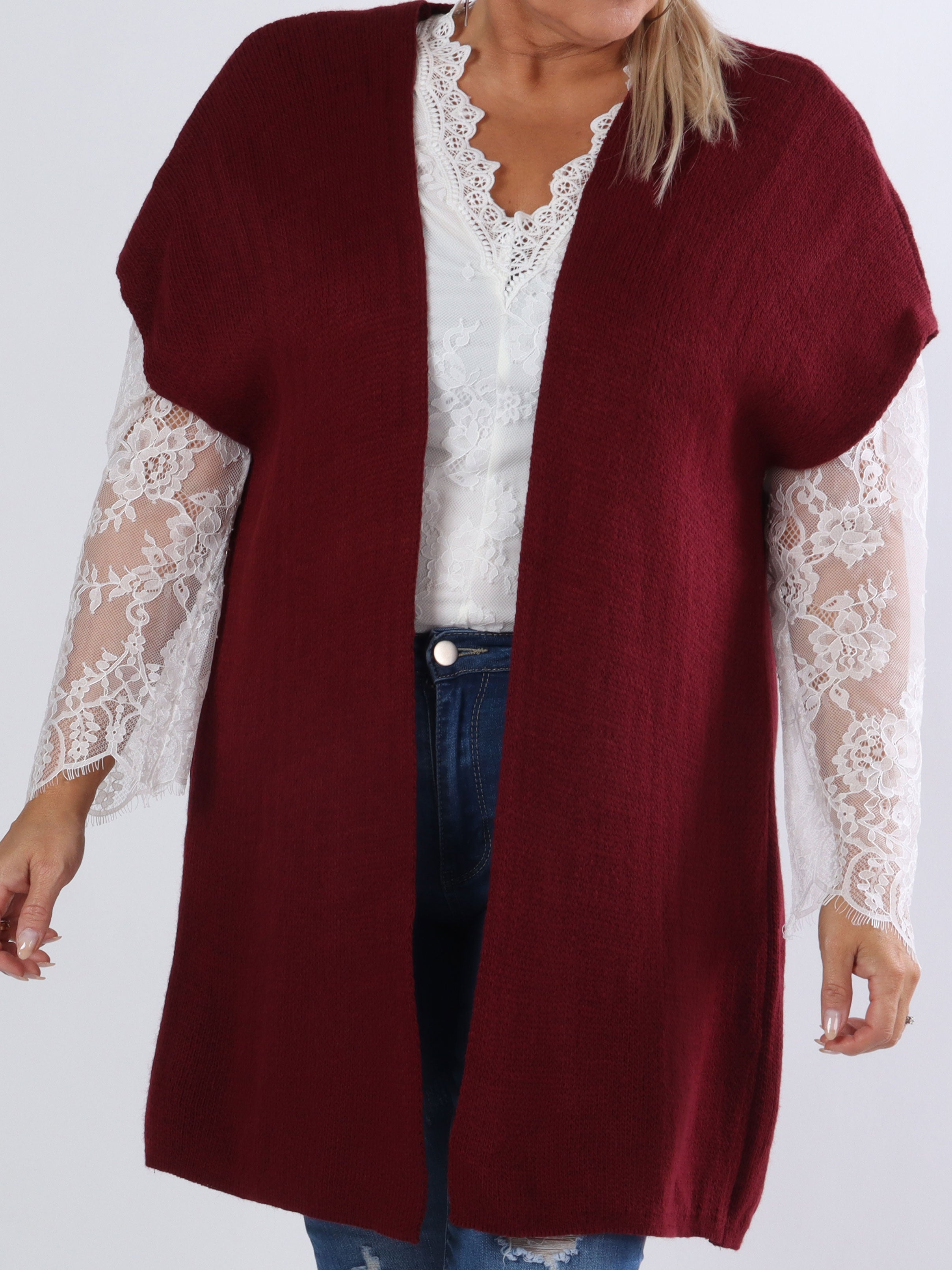 Tilly Plain - Plus size stickad kofta utan ärmar